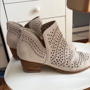 Earth Suede Cream Cutout Ankle Boots